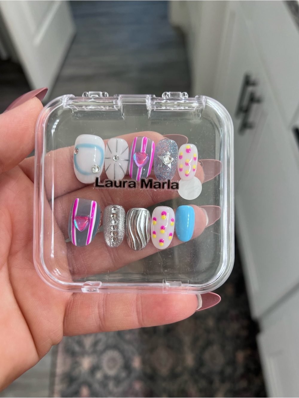 Laura Marla Multicolor Press-On Nail Set - Pink, Blue, Silver, White